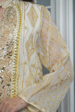 ⁦جلابيه بيج خليجيه بلياقه و بترتر ذهبي⁩ - الصورة ⁦4⁩