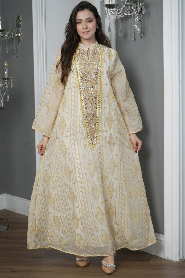 ⁦جلابيه بيج خليجيه بلياقه و بترتر ذهبي⁩ - الصورة ⁦2⁩