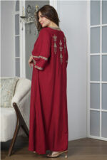 ⁦جلابيه عنابي عمليه مطرز ببني من حلق و بدايه الكم⁩ - الصورة ⁦4⁩