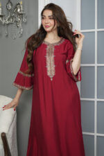 جلابيه عنابي عمليه مطرز ببني من حلق و بدايه الكم