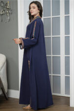 ⁦جلابية كحلي بتطريز دقات ملونة من الأمام⁩ - الصورة ⁦7⁩