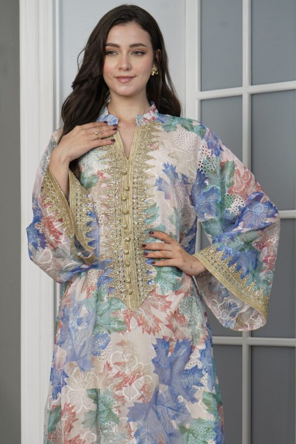 ⁦جلابية مشجره ازرق بتطريز ذهبي⁩ - الصورة ⁦7⁩