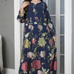 جلابيه كحلي بترتر كامل على شكل ورود