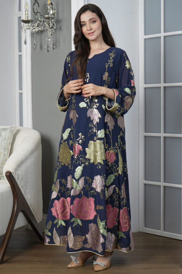 ⁦جلابيه كحلي بترتر كامل على شكل ورود⁩ - الصورة ⁦5⁩