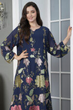 ⁦جلابيه كحلي بترتر كامل على شكل ورود⁩ - الصورة ⁦2⁩