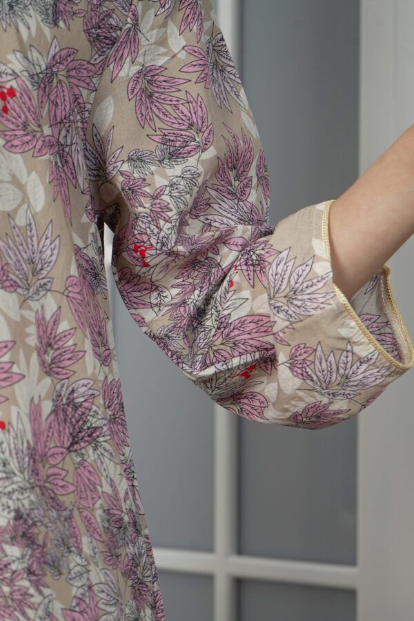 ⁦جلابيه بيج قطن بلياقه مشجره بورود زهريه (4)⁩ - الصورة ⁦4⁩