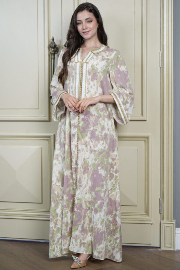 ⁦جلابيه موف حرير و شريط شك بخيوط ذهبي من امام⁩ - الصورة ⁦3⁩