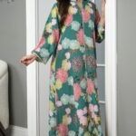 ⁦جلابيه اخضر قطن بلياقه مشجره بورود ملون (٥)⁩ - الصورة ⁦2⁩