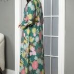 ⁦جلابيه اخضر قطن بلياقه مشجره بورود ملون (٥)⁩ - الصورة ⁦5⁩