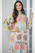 جلابيه سماوي قطن بلياقه مشجره بورود ملون (٥)