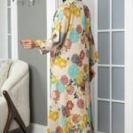 ⁦جلابيه بيج بلياقه مشجره بورود ملون (٥)⁩ - الصورة ⁦4⁩