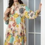 جلابيه بيج بلياقه مشجره بورود ملون (٥)