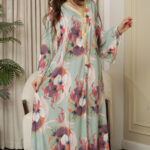 ⁦جلابيه تيفاني حرير مورده و شريط ذهبي من امام⁩ - الصورة ⁦4⁩