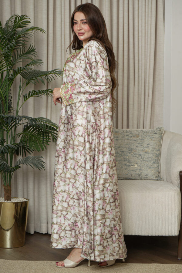 ⁦مخاوير احمر اماراتيه محدد من الحلق بفصوص (٤)⁩ - الصورة ⁦6⁩