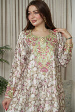 مخاوير احمر اماراتيه محدد من الحلق بفصوص (٤)