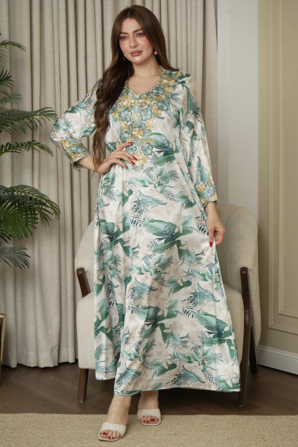 ⁦مخاوير تيفاني اماراتيه محدد من الحلق بفصوص وورود (٥)⁩ - الصورة ⁦2⁩