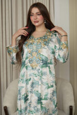 ⁦مخاوير تيفاني اماراتيه محدد من الحلق بفصوص وورود (٥)⁩ - الصورة ⁦6⁩