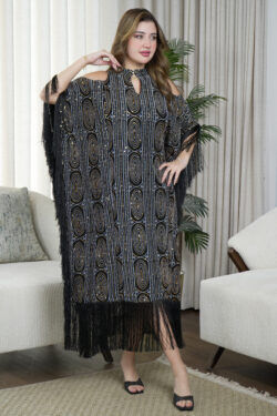 فستان أسود بترتر و هدب