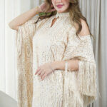 فستان بيج مطرز بترتر و هدب من الأطراف