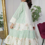 ⁦جلابيه بناتي باكمام و حلق مزينه بدقات خيوط ترتر بلونين⁩ - الصورة ⁦4⁩