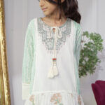 ⁦جلابيه بناتي باكمام و حلق مزينه بدقات خيوط ترتر بلونين⁩ - الصورة ⁦6⁩