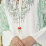 ⁦جلابيه بناتي باكمام و حلق مزينه بدقات خيوط ترتر بلونين⁩ - الصورة ⁦7⁩