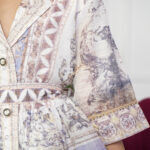 ⁦جلابيه بناتي بلياقه مندمجه بتشجر البيج و الموف⁩ - الصورة ⁦5⁩