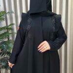 ⁦عباية بياقة و شك من الاكتاف بأسود⁩ - الصورة ⁦5⁩