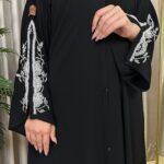 عبايه فلري كريب بشك ابيض