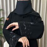 ⁦عباية شك اسود لامع في الأكمام⁩ - الصورة ⁦4⁩