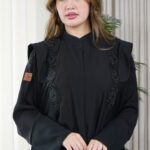 ⁦عباية بلياقه و شك من اكتاف بأسود⁩ - الصورة ⁦3⁩