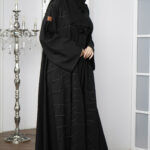 عباية حنين كلوش مطرزة بلاسود