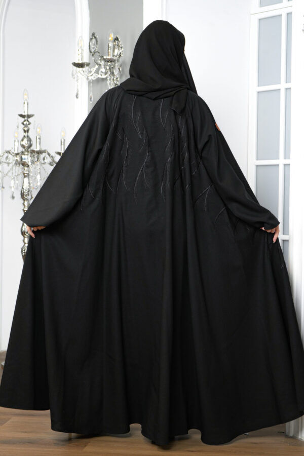 ⁦عباية حنين كلوش مطرزة بلاسود⁩ - الصورة ⁦7⁩