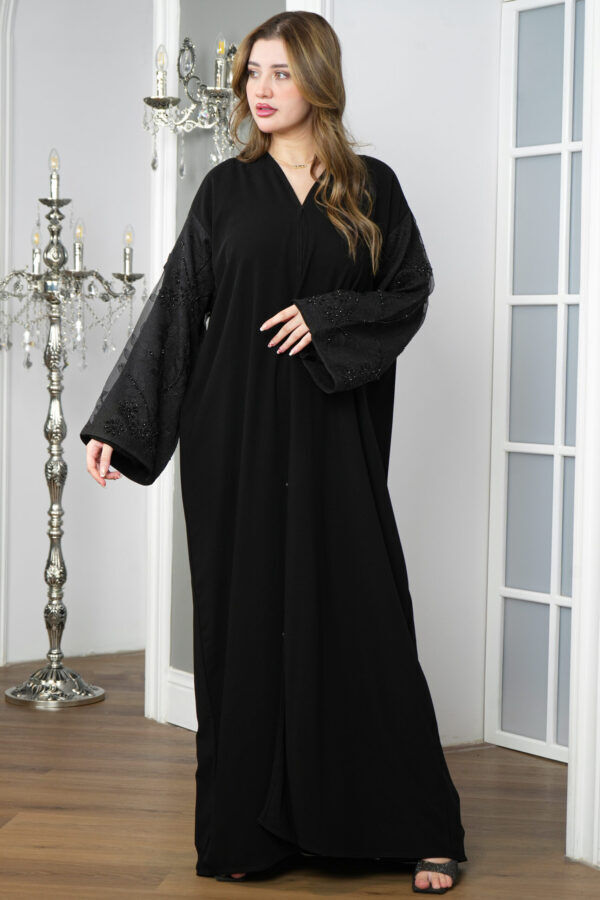 ⁦عباية كريب بشك على الأكمام على شكل  جذور ورد⁩ - الصورة ⁦3⁩