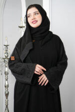 ⁦عباية كريب بشك على الأكمام على شكل  جذور ورد⁩ - الصورة ⁦6⁩