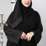 عباية كريب بشك على الأكمام على شكل جذور ورد