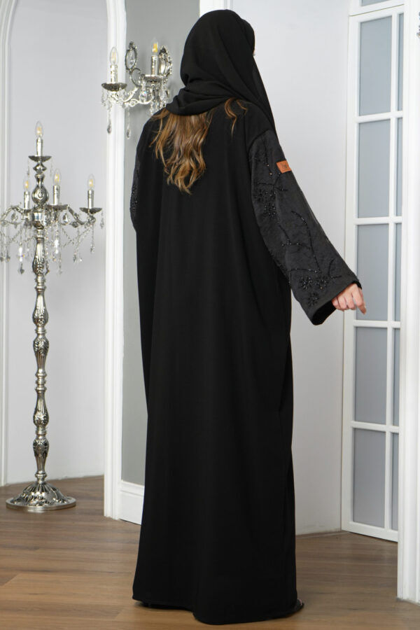 ⁦عباية كريب بشك على الأكمام على شكل  جذور ورد⁩ - الصورة ⁦8⁩