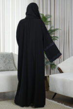 ⁦عبايه كارول كريب مطرزة بلون مخفي بلون كحلي⁩ - الصورة ⁦4⁩