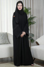 ⁦عبايه كارول كريب مطرزة بلون مخفي بلون اسود⁩ - الصورة ⁦2⁩