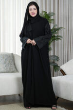 ⁦عبايه كريب بكم مفصول و شك اسود على اكمام⁩ - الصورة ⁦4⁩