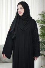 ⁦عباية بياقة دائري بشك يدوى على اكتاف بخيوط اسود⁩ - الصورة ⁦8⁩