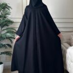 ⁦عبايه نص كلوش بتطريز شريط من كم و اسفل العبايه⁩ - الصورة ⁦3⁩