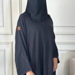 ⁦عبايه كلوش بتطريز مخفي من كم و اسفل العبايه⁩ - الصورة ⁦4⁩