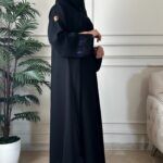 ⁦عباية سيلين مزينة بشك مخفي بلون كحلي⁩ - الصورة ⁦2⁩