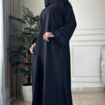 عباية سيلين مزينة بشك مخفي بلون كحلي