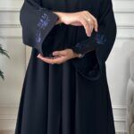 ⁦عباية سيلين مزينة بشك مخفي بلون كحلي⁩ - الصورة ⁦9⁩