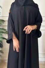 ⁦عباية مزينة بشك مخفي بلون اسود⁩ - الصورة ⁦3⁩