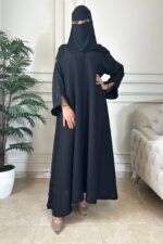 ⁦عباية مزينة بشك مخفي بلون اسود⁩ - الصورة ⁦5⁩