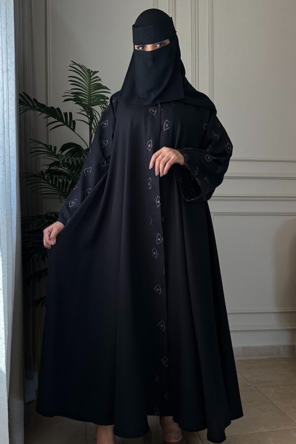 ⁦عبايه كلوش بتطريز مخفي من امام و كم بلون مخفي⁩ - الصورة ⁦3⁩