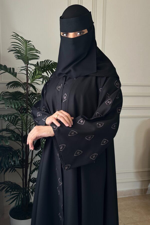 ⁦عبايه كلوش بتطريز مخفي من امام و كم بلون مخفي⁩ - الصورة ⁦6⁩